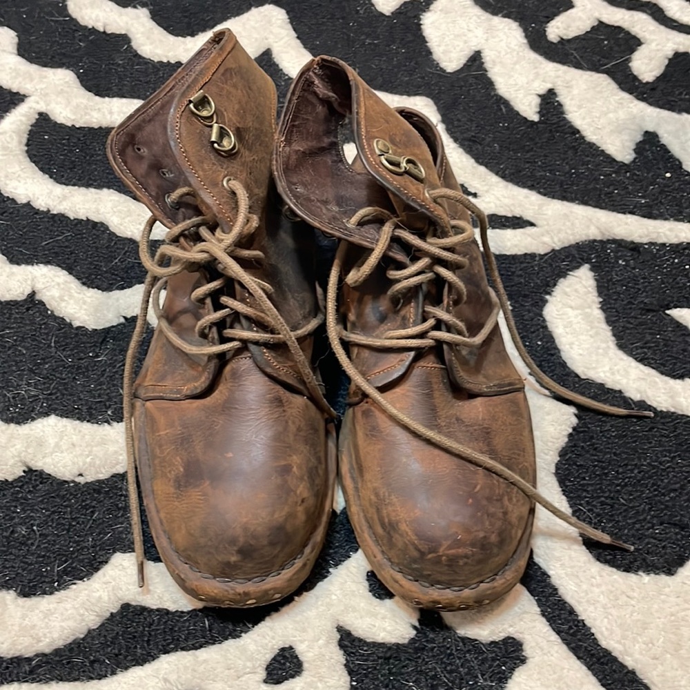Jeffrey Campbell cut out boots